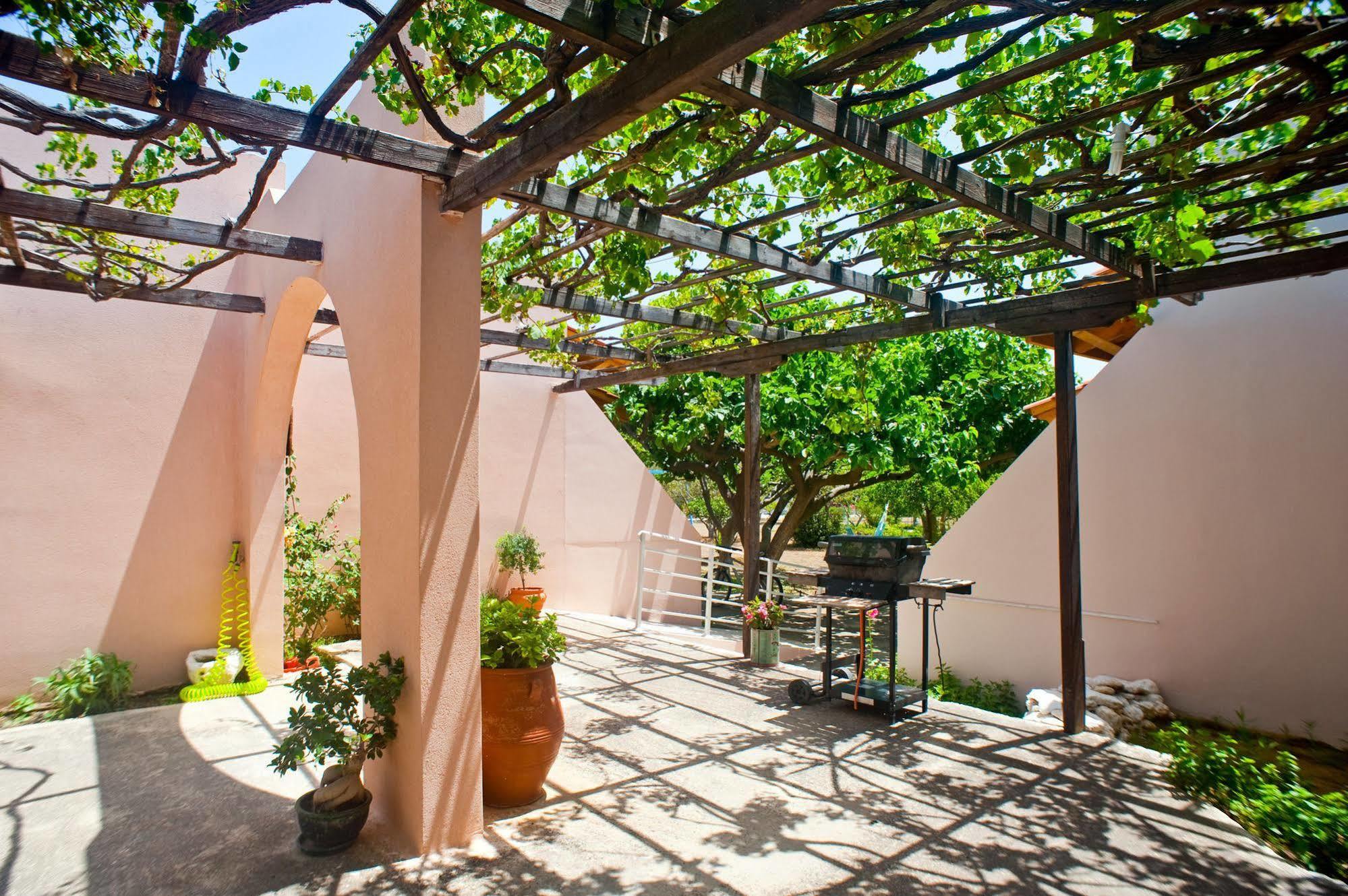 Apartment Dolphin Frangocastelo